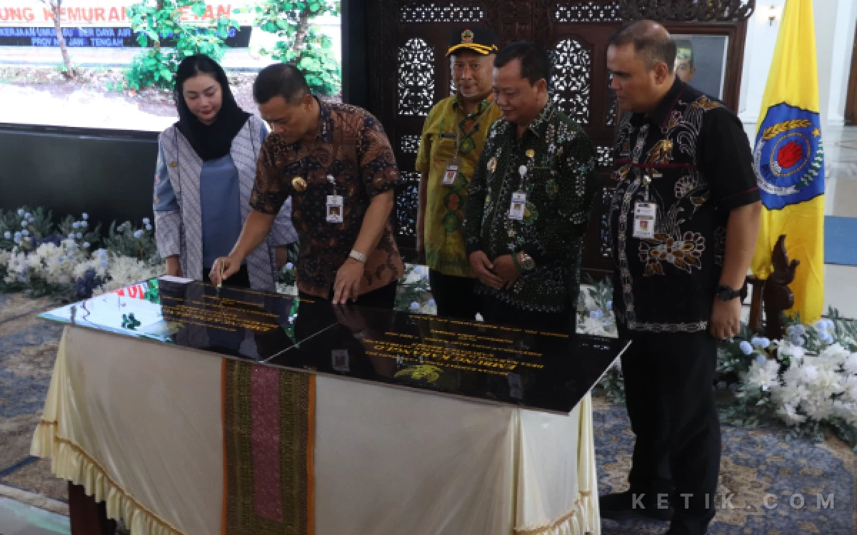 Thumbnail Berita - Kucurkan Rp 28 Miliar ke Brebes, Gubernur Jateng: Keroyok Kemiskinan dan Jaga Swasembada Pangan