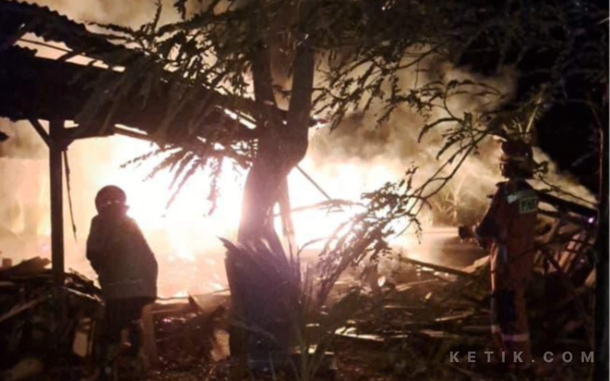 Thumbnail Berita - Akibat Warga Bakar Jerami, Sekolah di Gandrungmangu Cilacap Nyaris Terbakar
