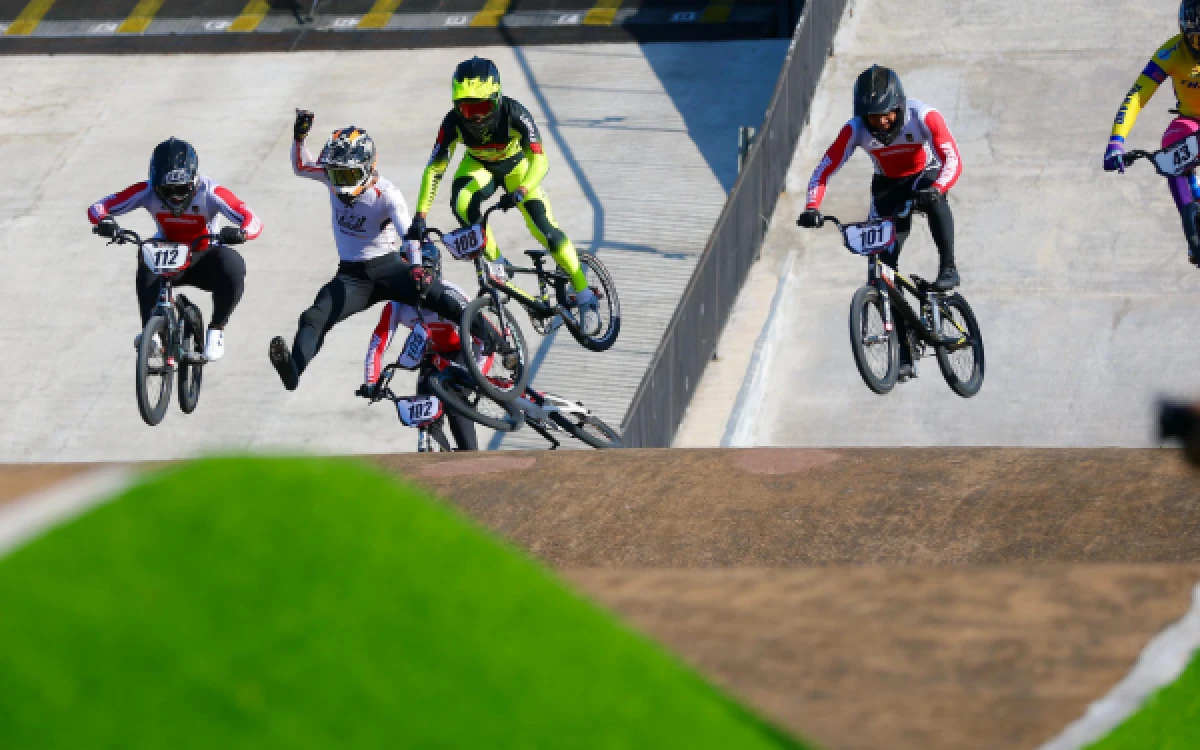 Thumbnail Berita - Banyuwangi BMX Supercross Sukses Digelar, UCI: Salah Satu Sirkuit Terbaik Dunia