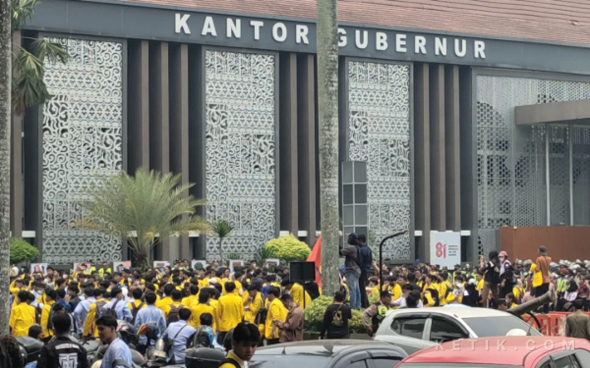 Thumbnail Berita - ‎Dikritik Soal Karhutla, Herman Deru Paparkan Strategi Penanganan hingga Anggaran Rp100 Miliar