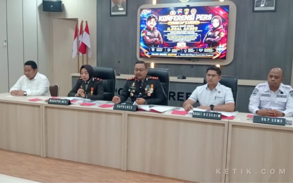 Thumbnail Berita - Polres Brebes Bongkar Sindikat Aplikasi Absensi Ilegal "Person", 9 Orang Jadi Tersangka