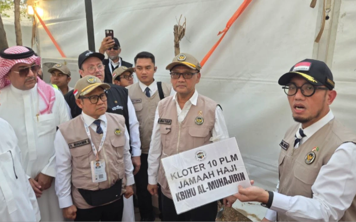 Thumbnail Berita - Temukan Tenda Jemaah Tidak Sesuai Kapasitas di Arafah, Menhaj Minta Segera Ditambah
