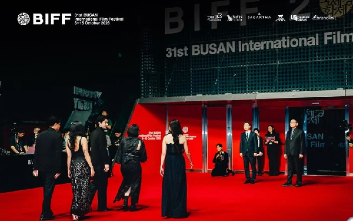 Thumbnail Berita - “Laut Bercerita” Tampil di Karpet Merah Busan International Film Festival 2026