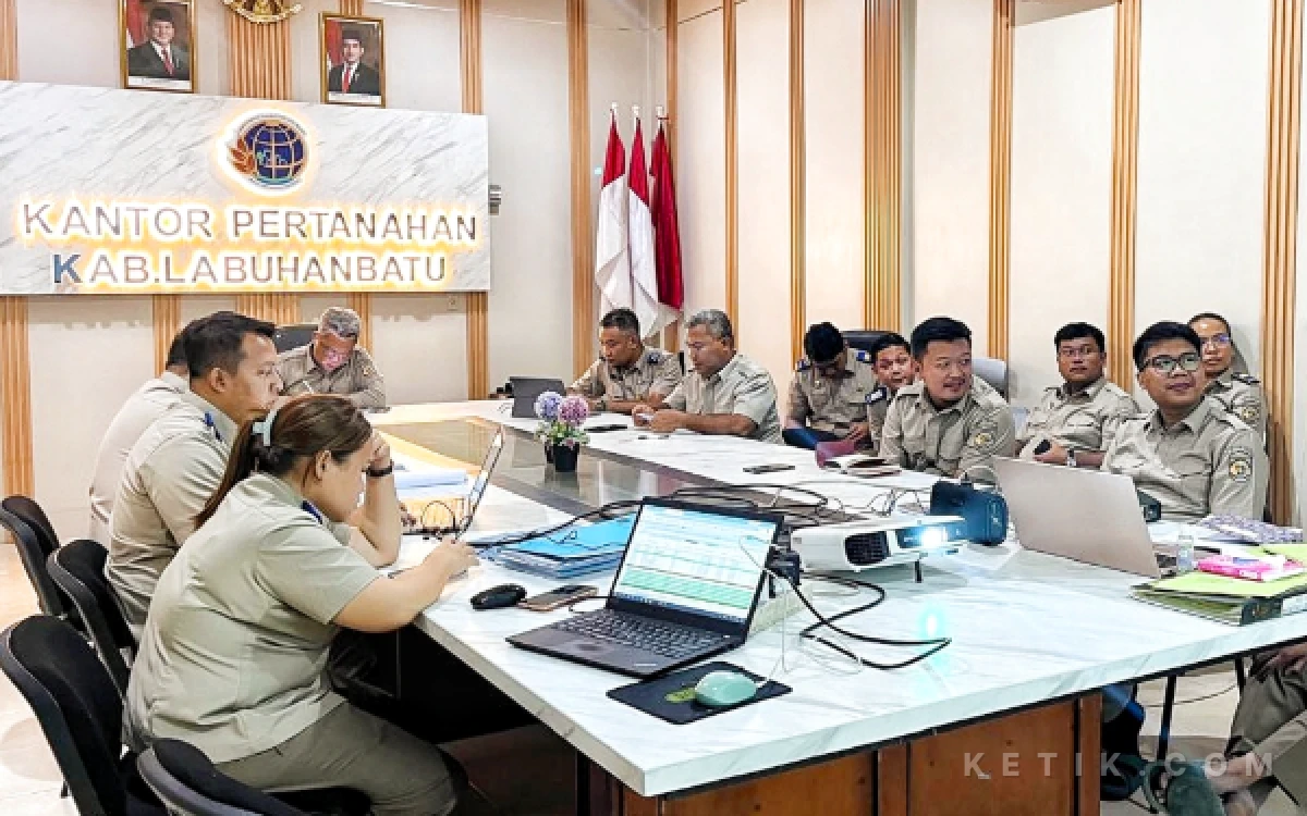 Thumbnail Berita - Utamakan Kebutuhan Warga, Kantah Labuhanbatu Perkuat Rakor Internal dan Stakeholder