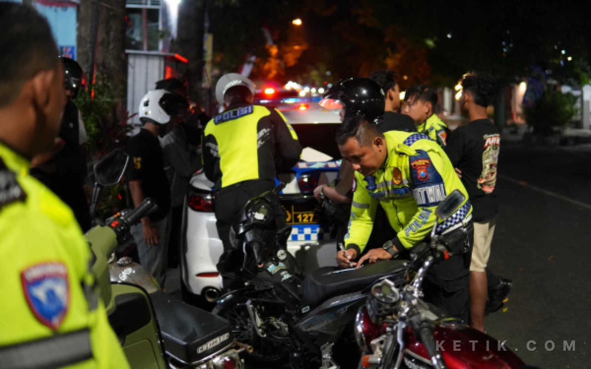 Thumbnail Berita - Cegah Balap Liar, 42 Kendaraan Ditilang Satlantas Polresta Tuban Gegara Knalpot Brong