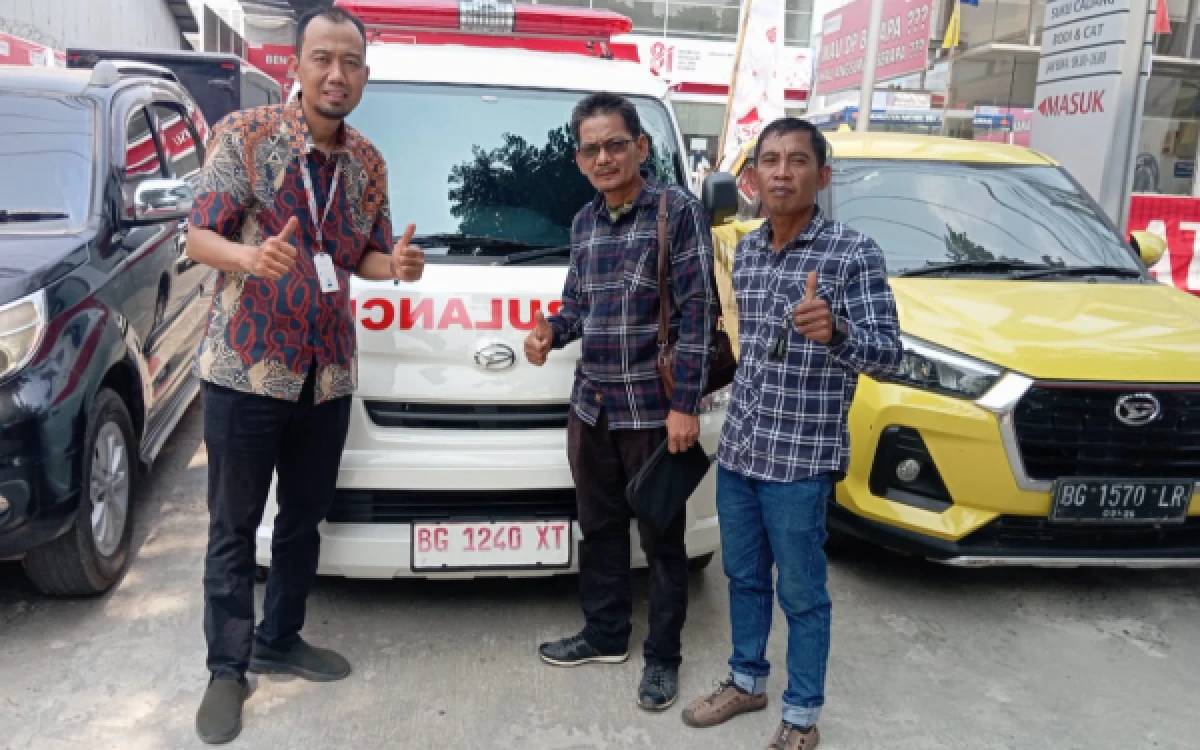 Thumbnail Berita - Janji Ditepati, Kades Bakarudin Resmi Bawa Pulang Ambulance Desa Rengas I Ogan Ilir