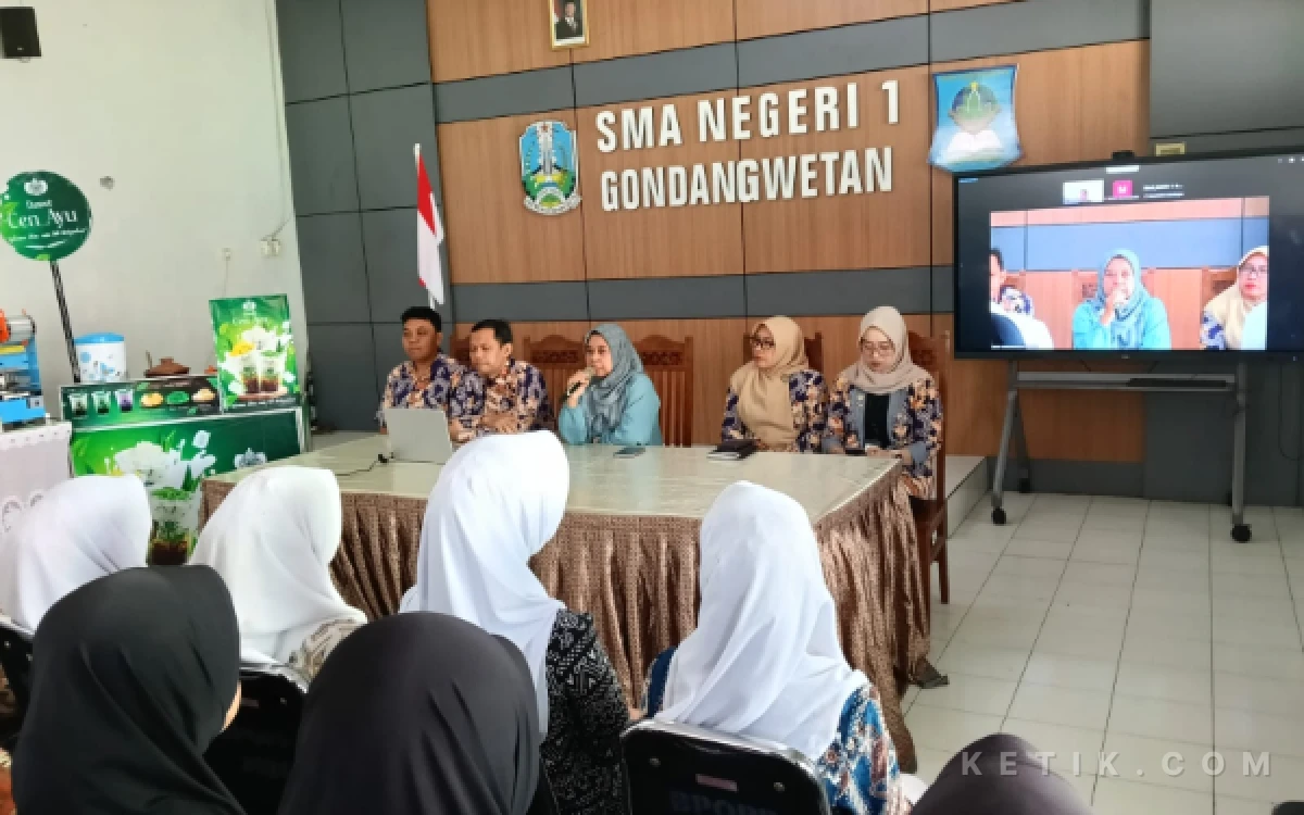Thumbnail Berita - Perkuat Program Keterampilan Siswa, ITS Gelar Monev Double Track SMAN 1 Gondangwetan Secara Daring