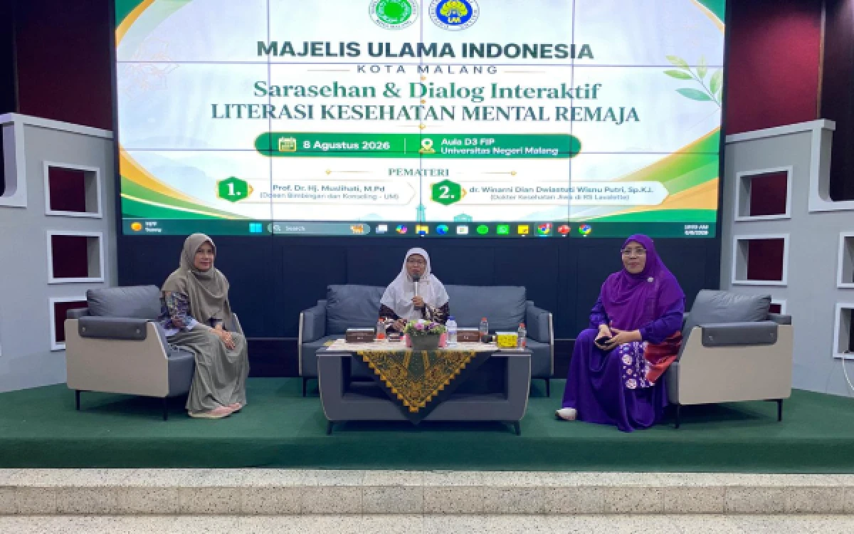 Foto Dr. Winarni menjelaskan tanda-tanda gangguan kesehatan mental di kegiatan Serasehan Dialog Interaktif bertajuk (Literasi Kesehatan Mental Remaja) pada Sabtu, 8 Agustus 2026. (Foto: Dok. Pribadi)