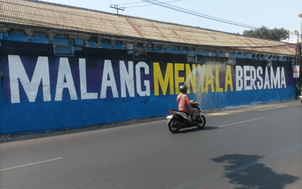 Thumbnail Berita - Jejak Malang The Glory Land Terhapus Mural Baru, Ini Tanggapan Aremania Utas