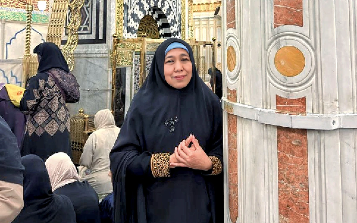 Thumbnail Berita - Dari Raudhah Masjif Nabawi, Gubernur Khofifah Ajak Teladani Keilmuan Sayyidah Aisyah RA