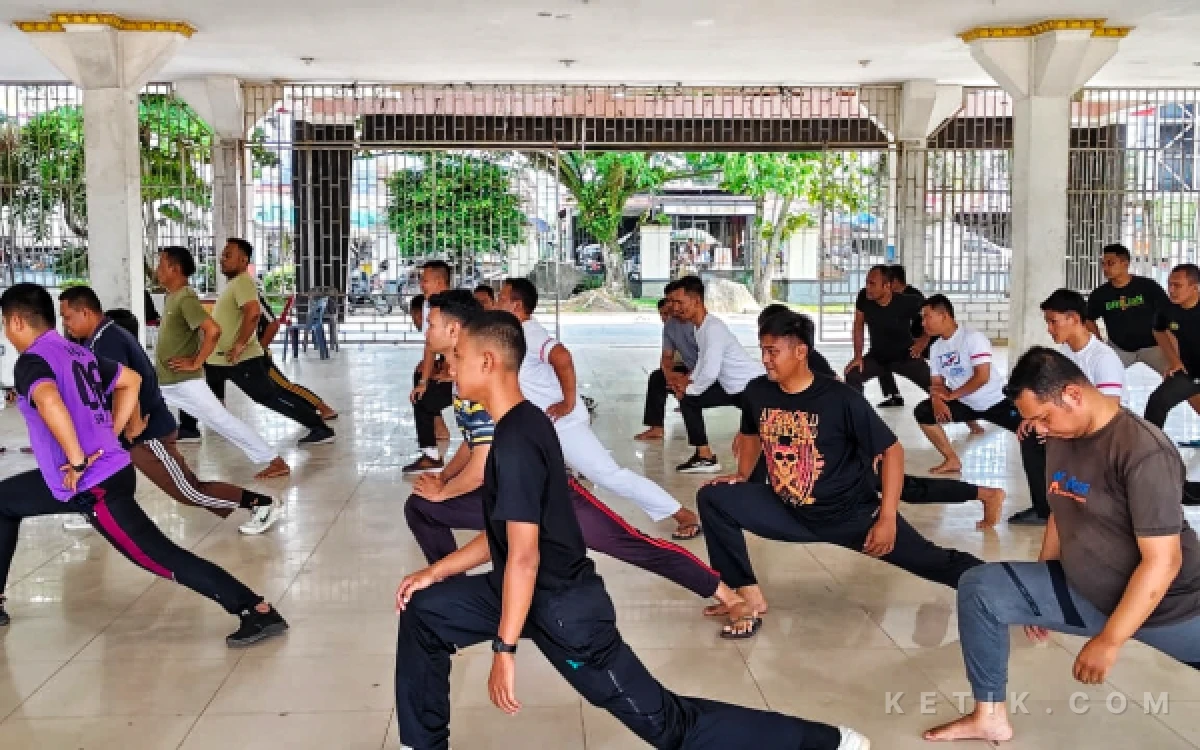 Thumbnail Berita - Tak Hanya MCU dan SDM, Karyawan BRI BO Kotapinang Dibekali Ilmu Taekwondo