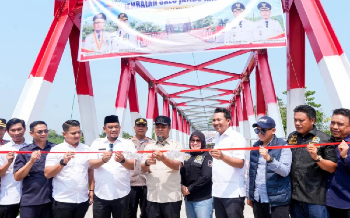Thumbnail Berita - Gubernur Andi Sudirman Resmikan Jembatan Salujambu Andalan, Hubungkan Luwu dan Luwu Utara