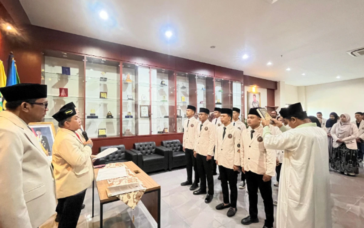 Thumbnail Berita - DPM dan BEM KM Uniba Madura 2026-2027 Dilantik, Presiden Mahasiswa Serukan Persatuan untuk Kemajuan Kampus