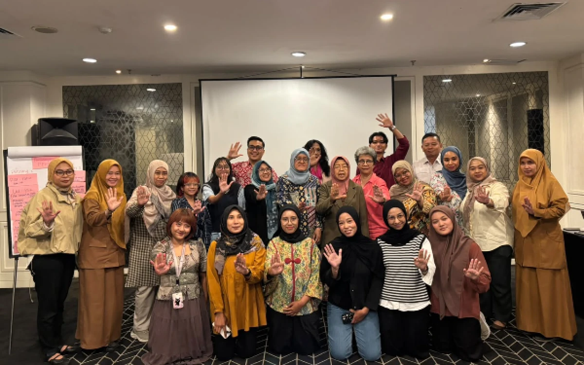 Thumbnail Berita - Perkuat Ruang Perawatan Kolektif Pembela HAM Perempuan, PPHAM Jatim Gelar Dialog Kebijakan Multipihak