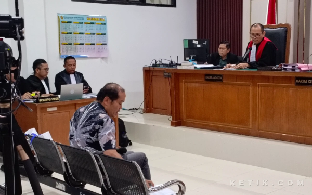Thumbnail Berita - Sidang Ungkap Pengadaan Smartboard Rp31 Miliar Disdik Muara Enim, Ada Selisih Rp5,19 Miliar