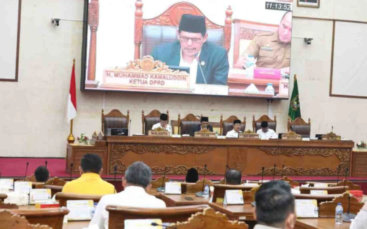 Thumbnail Berita - Seluruh Fraksi DPRD Batam Setuju Ranperda Pertanggungjawaban APBD 2025 Dilanjutkan ke Tahap Pembahasan