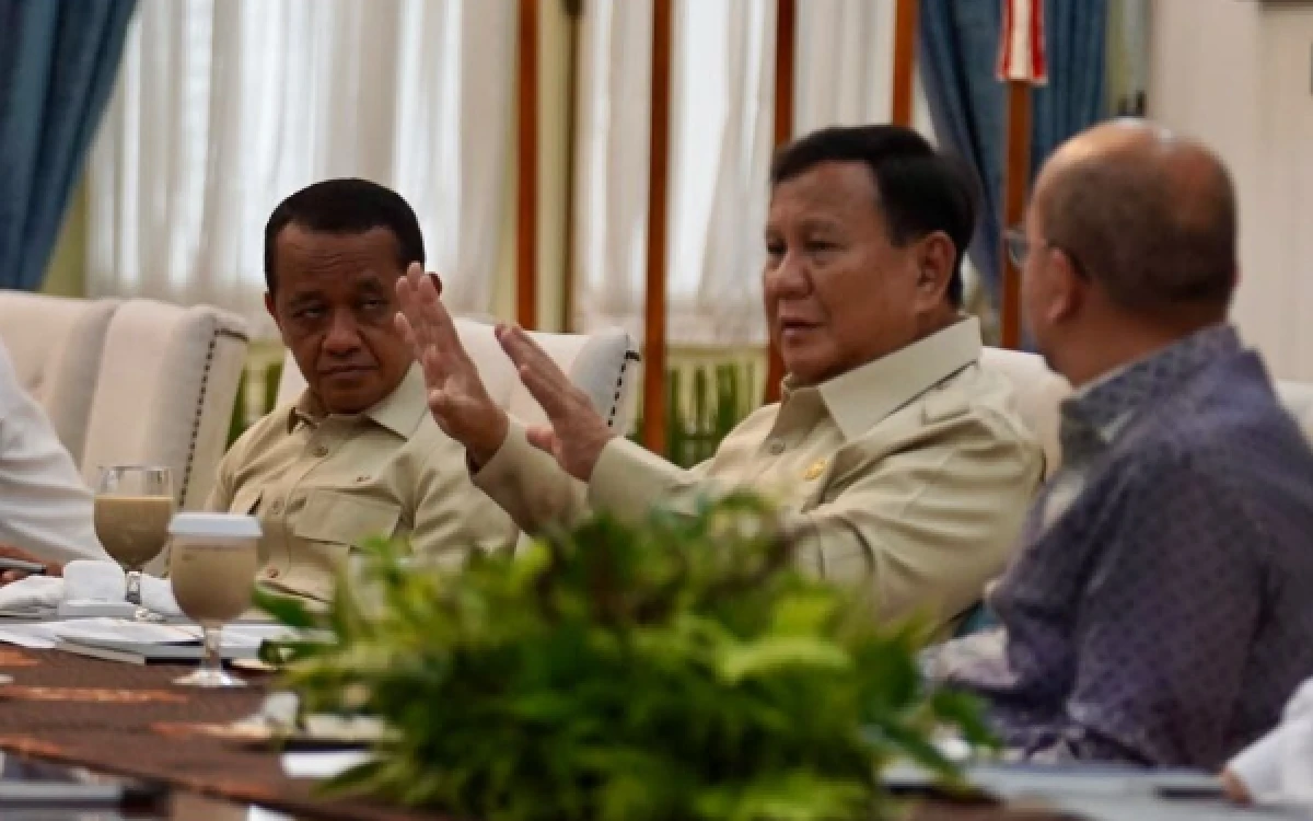 Thumbnail Berita - Prabowo Bahas Bansos Beras 10 Kg untuk 33,2 Juta KK dan Subsidi Upah Buruh Rp300 Ribu