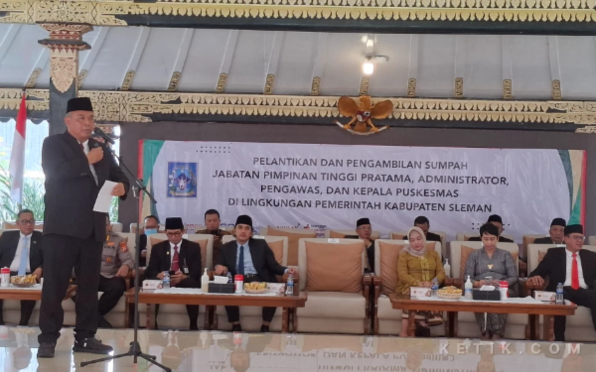 Thumbnail Berita - Lantik 26 Pejabat Baru, Bupati Sleman Ingatkan Filosofi Sepi ing Pamrih, Rame ing Gawe