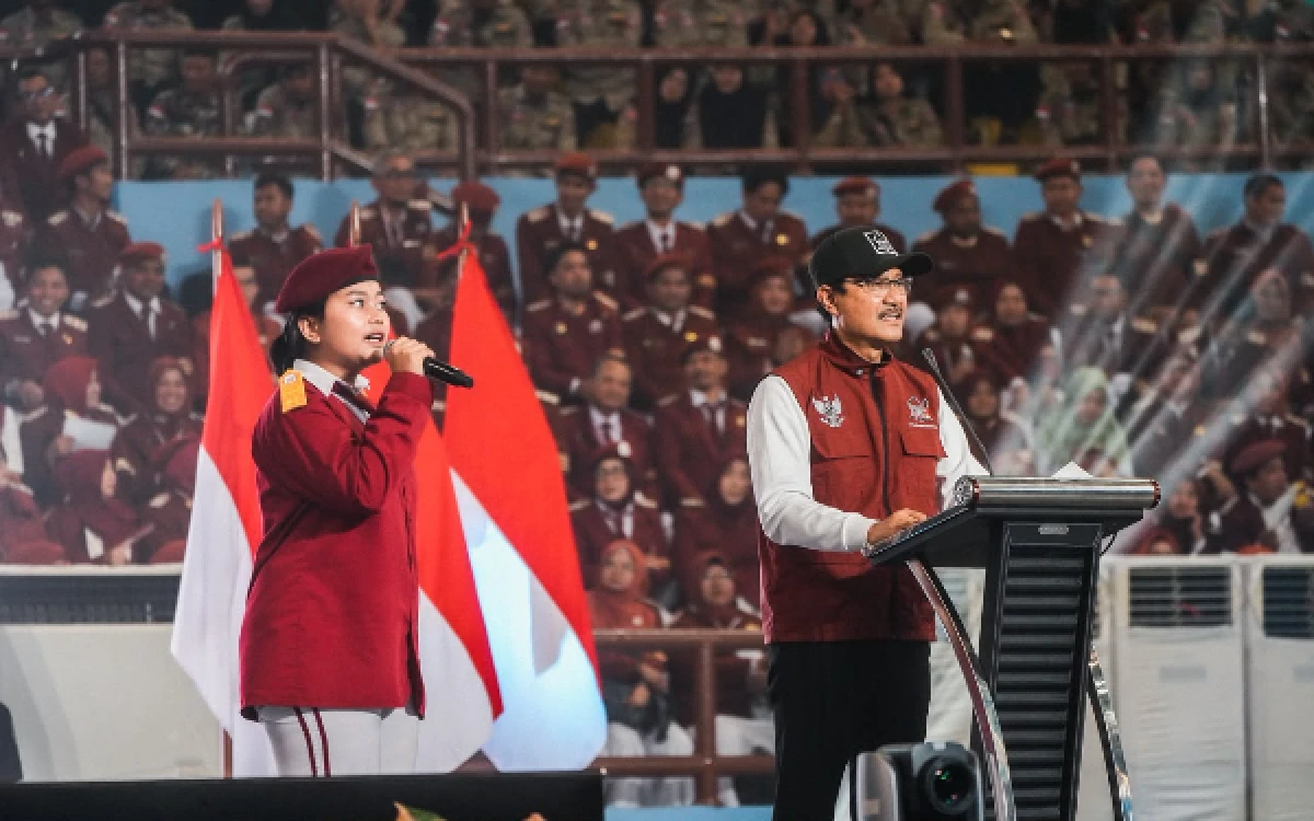 Thumbnail Berita - Peringatan Setahun Sekolah Rakyat, Gus Ipul: Negara Hadir Memutus Rantai Kemiskinan