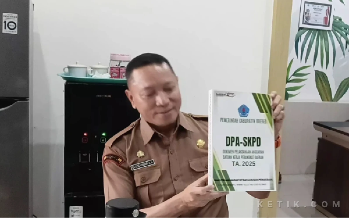 Thumbnail Berita - Pemkab Brebes Klarifikasi, Pastikan Jalan yang Dibangun di Barat Disbudpar Berdiri di Atas Lahan Publik