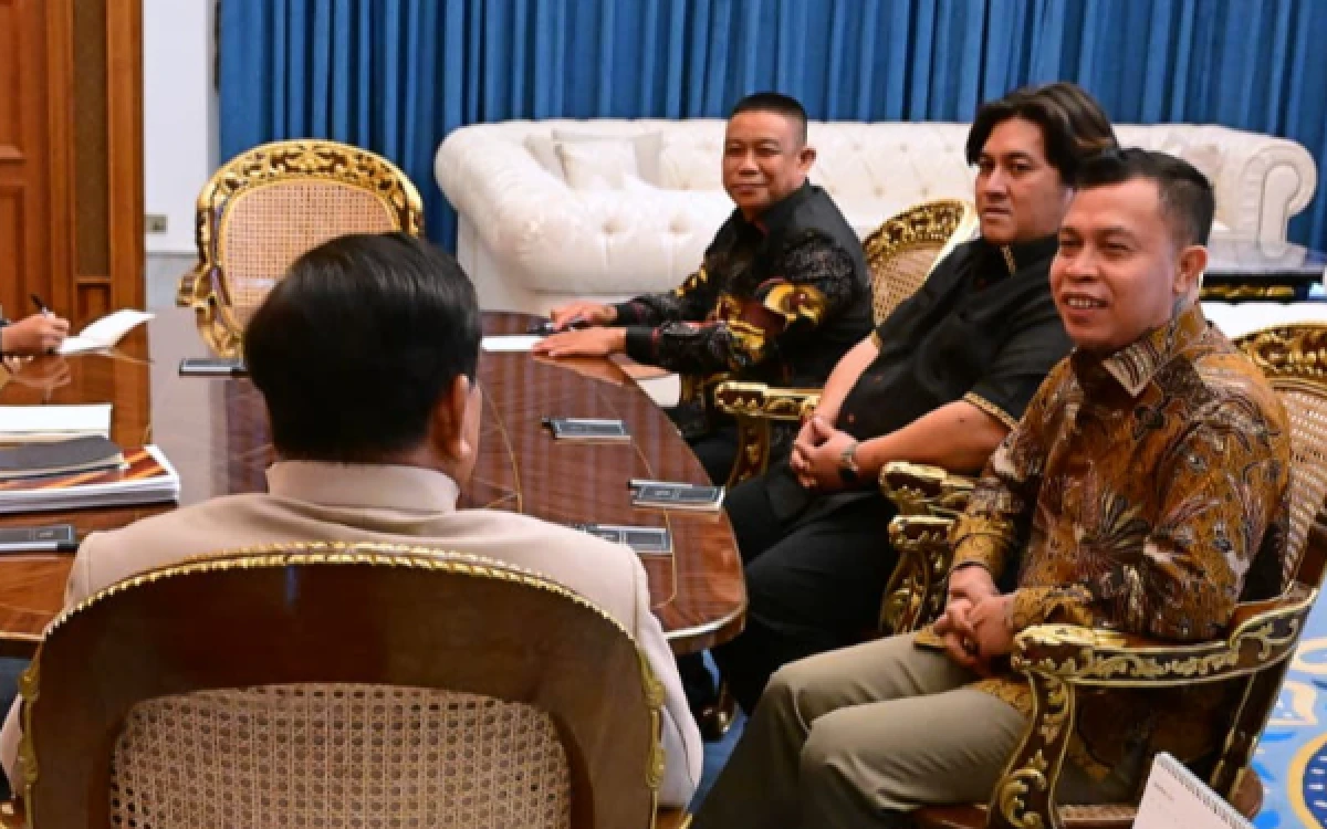 Thumbnail Berita - Temui Prabowo, Panglima Jilah Minta Peladang Adat Tak Disalahkan soal Karhutla