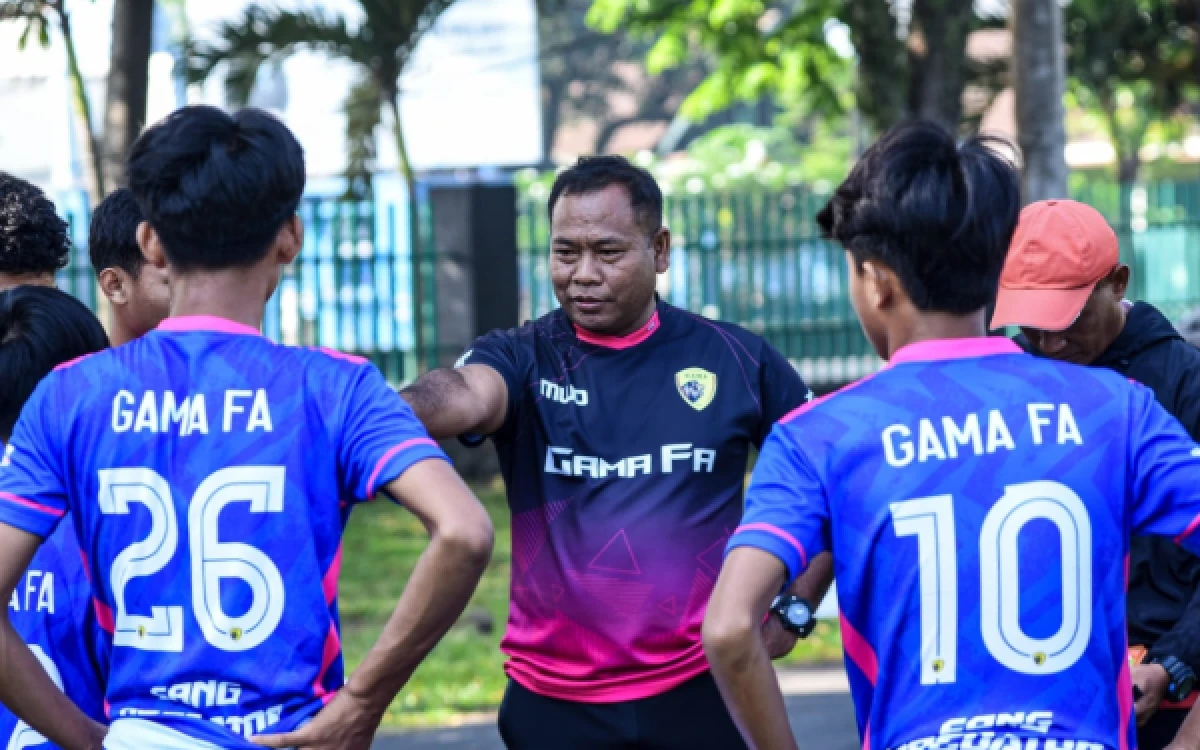Thumbnail Berita - Lewat Pelatihan Disiplin, Kapten Arm Miswandi Antarkan Pemain Bola Tembus Tingkat Asia