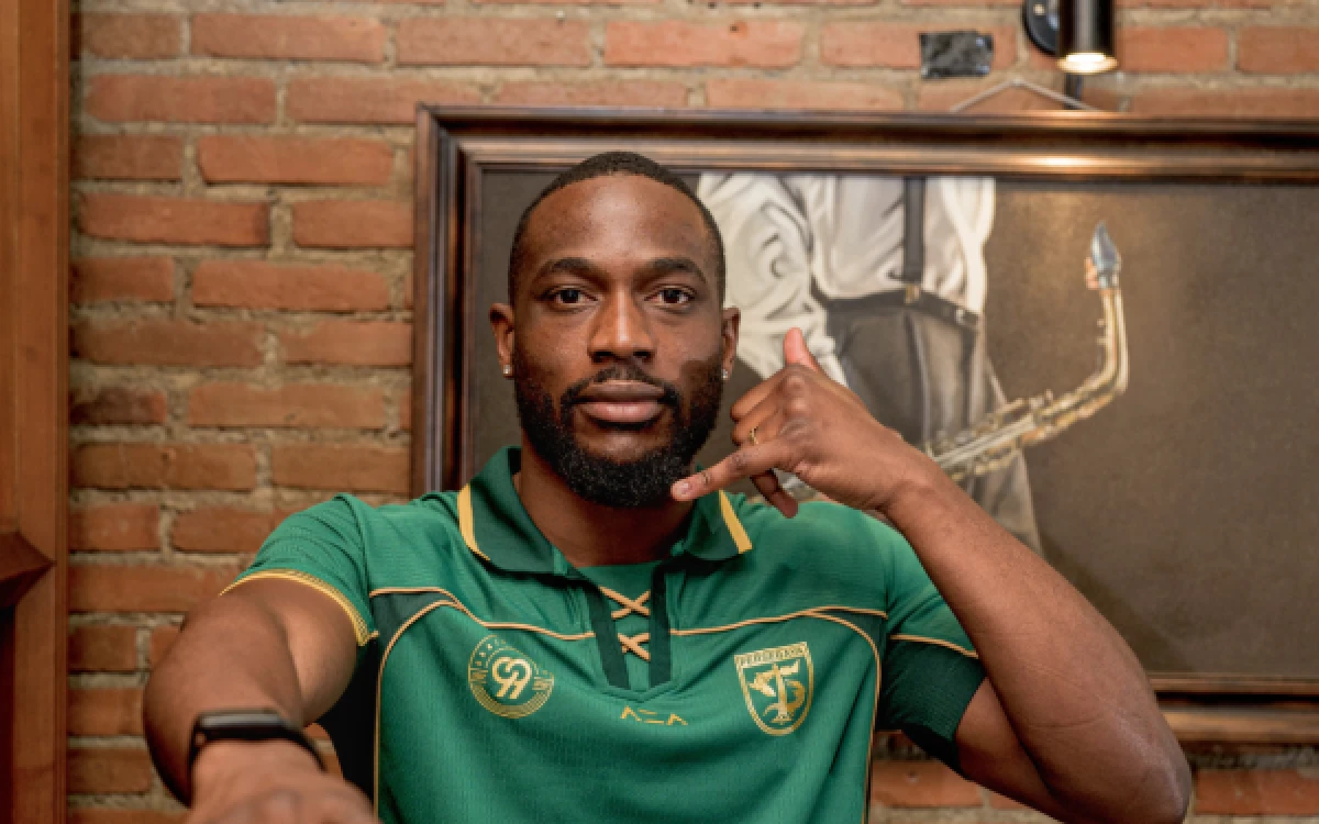 Foto Yann Mabella dikontrak satu musim di Persebaya. (Foto: Persebaya)