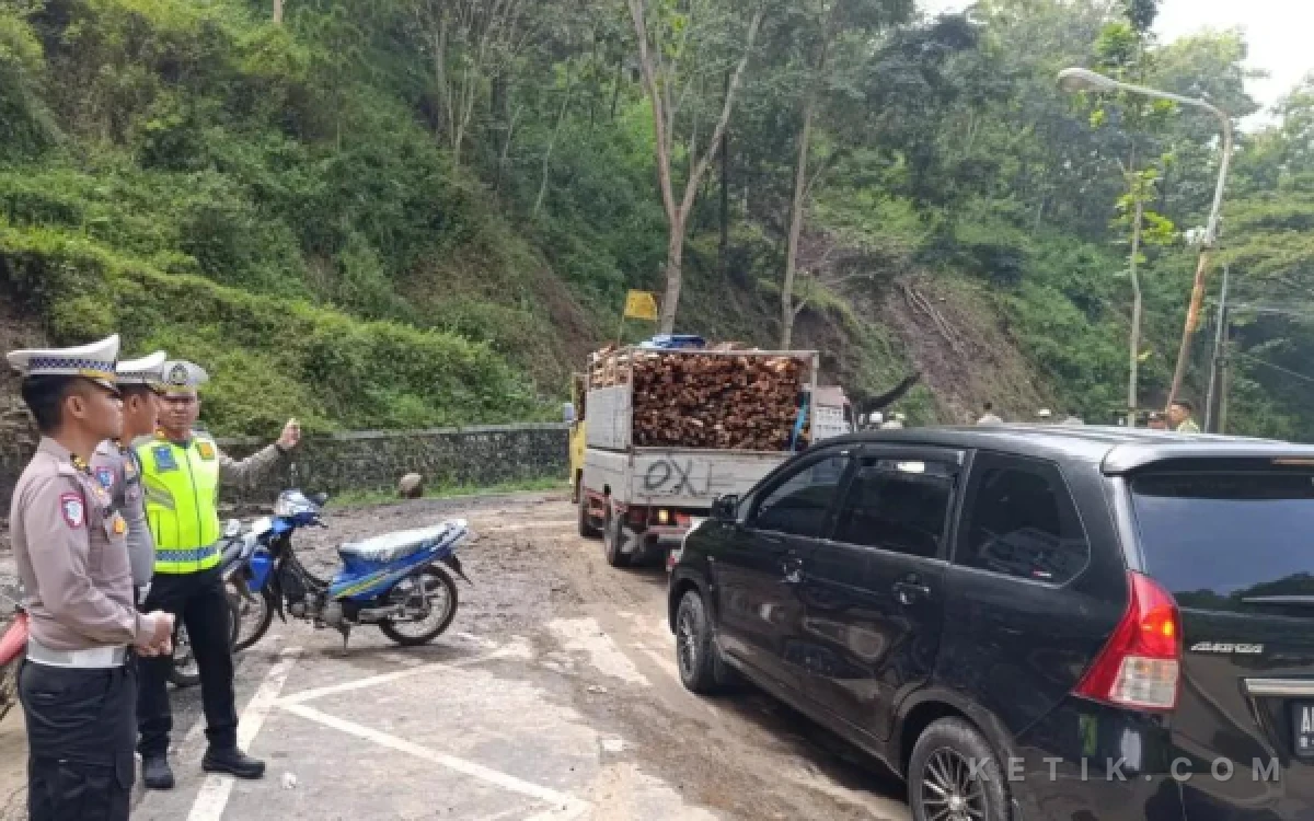 Thumbnail Berita - Pascalongsor, Akses Ponorogo–Pacitan via Jembatan Plapar Kembali Dibuka Terbatas