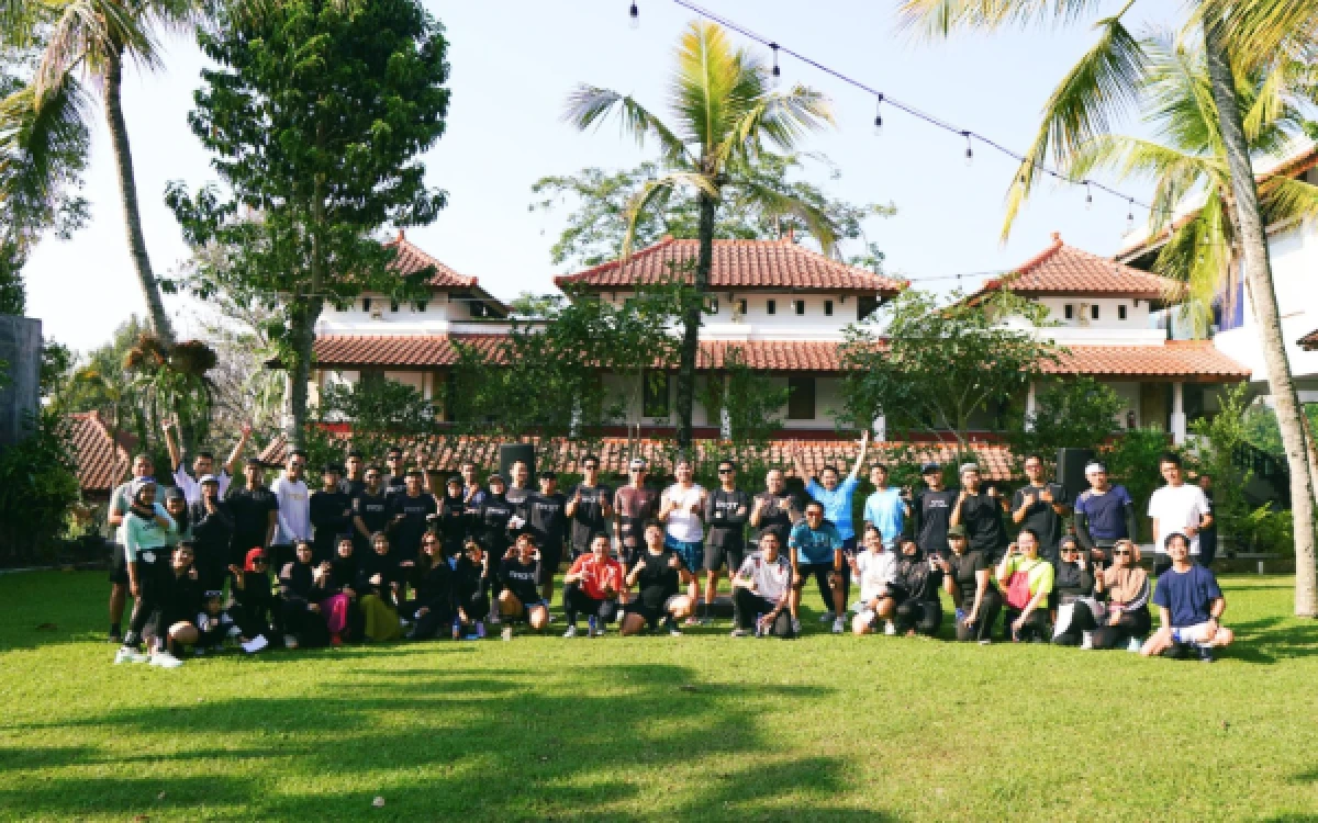 Foto 60 peserta mengikuti kegiatan Fun Run di Tidar Hotel & Cottages Malang pada Minggu, 11 Oktober 2026. (Foto: Tidar Hotel & Cottages Malang for Ketik.com)