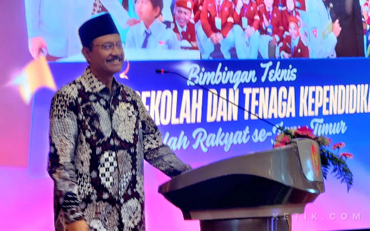 Thumbnail Berita - Tunggu Fase Gugur, Mensos Gus Ipul Belum Tentukan Jagoan Piala Dunia 2026