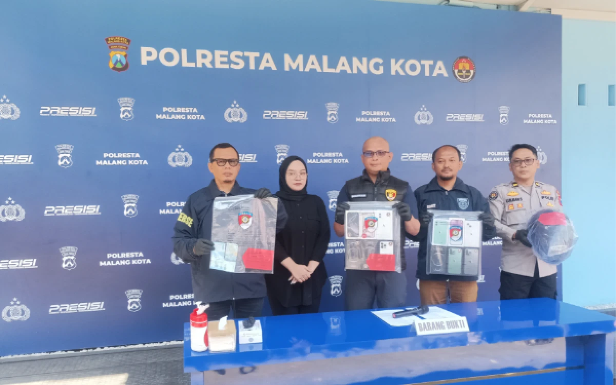 Thumbnail Berita - Ketagihan Judi Online, Pria di Kota Malang Bobol Konter dan Gasak Belasan iPhone