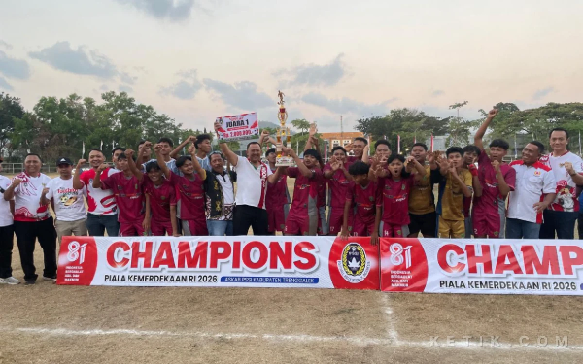 Thumbnail Berita - Diwarnai Drama Adu Penalti, SMA Negeri 2 Trenggalek Sabet Juara Liga Pelajar 2026