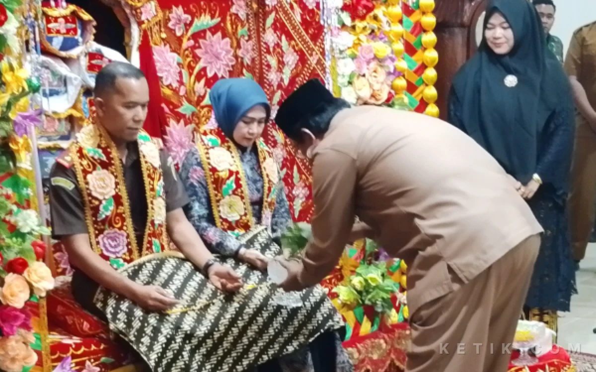 Thumbnail Berita - Bupati Peusijuek Kajari Baru, Momen Perkokoh Penegakan Hukum