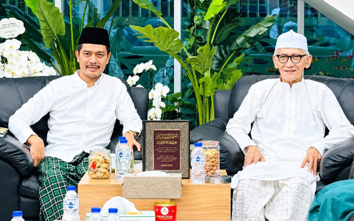 Thumbnail Berita - Di Hadapan 300 Ulama dan Aktivis NU, Kiai Imjaz Ungkap Kehidupan Keluarga dan Kepemimpinan Rais Aam PBNU