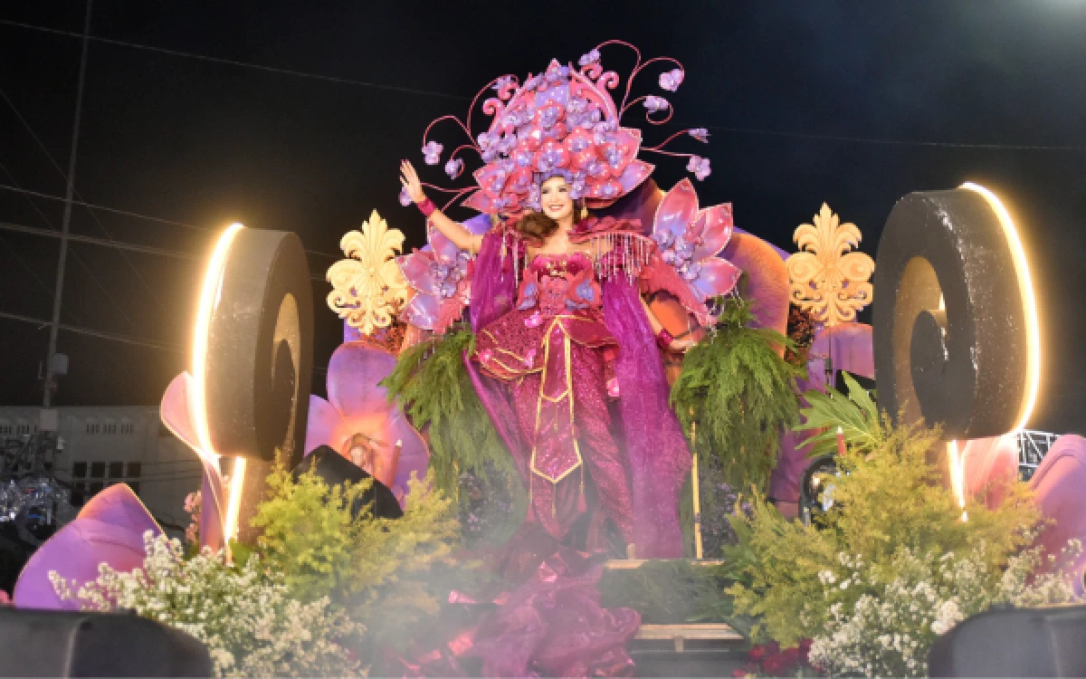 Thumbnail Berita - PT Gudang Garam Tbk Tampilkan 'Kerajaan Bunga Anggrek' di Dhoho Night Carnival 2026 Kota Kediri