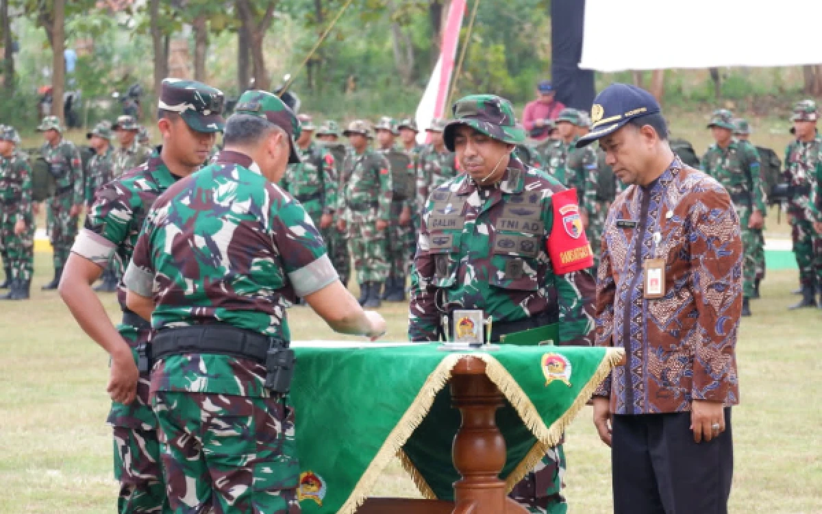 Thumbnail Berita - TMMD Ke-128 Kodim 0811/Tuban di Semanding Resmi Ditutup