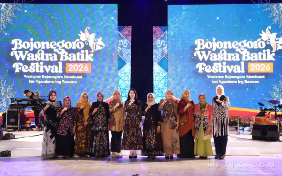Thumbnail Berita - Luar Biasa! Opening Ceremony Bojonegoro Wastra Batik Festival Berlangsung Semarak, Momen Batik Mendunia