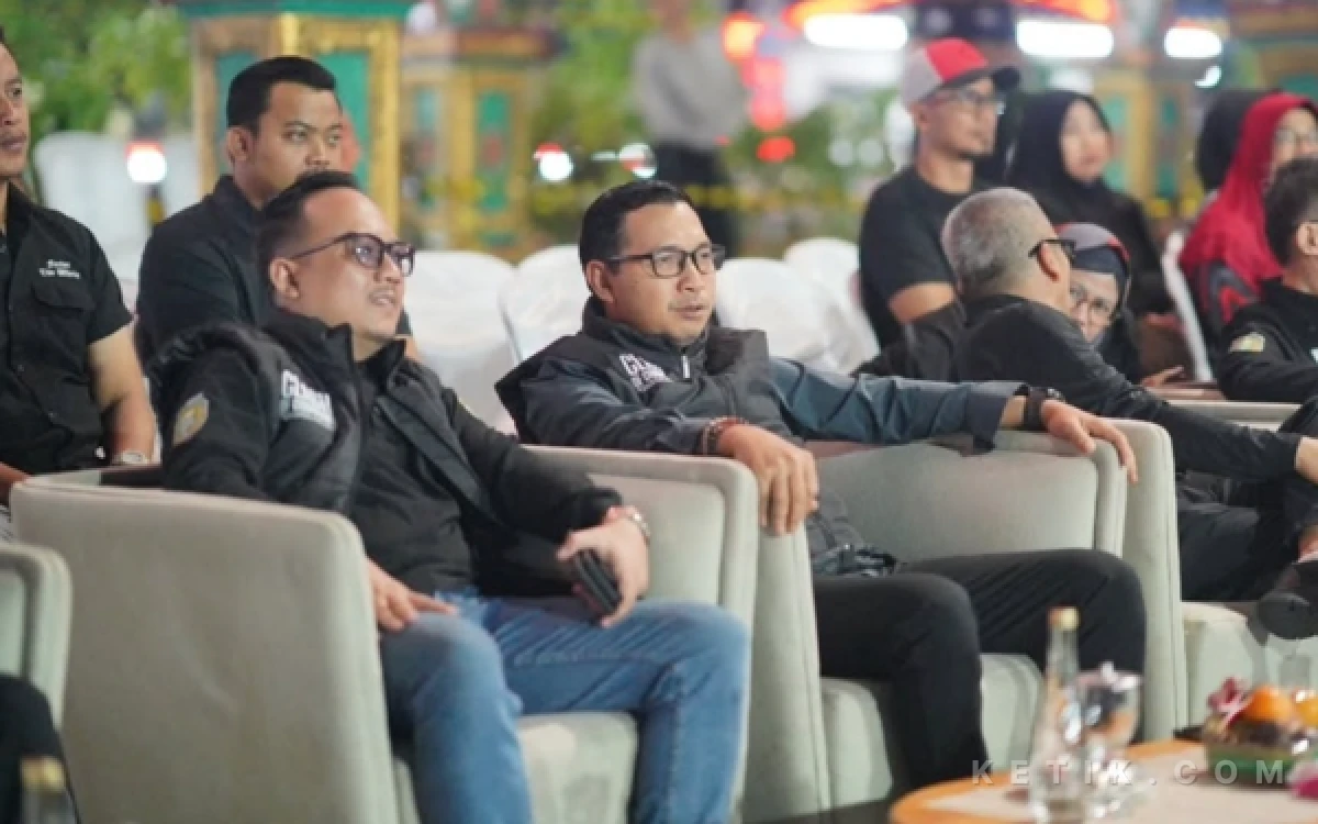 Thumbnail Berita - Kejuaraan Tinju Clash of Champions Wali Kota Cup 2026 Berlangsung Sukses, Plt Wali Kota Madiun Apresiasi Penyelenggara
