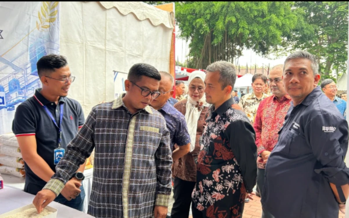 Thumbnail Berita - PT Lebak Niaga Perseroda Kenalkan Beras Lokal di Pasar Keuangan Rakyat Banten 2026