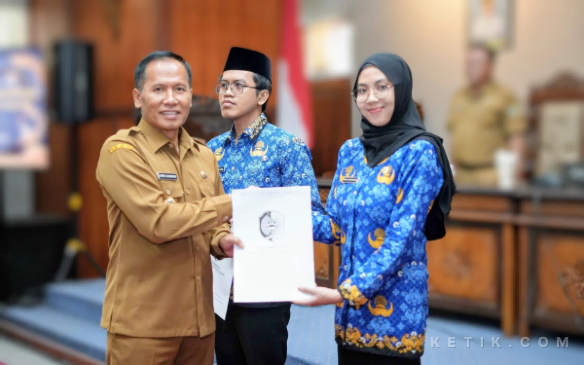 Thumbnail Berita - Plt Bupati Tulungagung Lantik 74 Pejabat Fungsional dan Serahkan SK PNS Formasi 2024