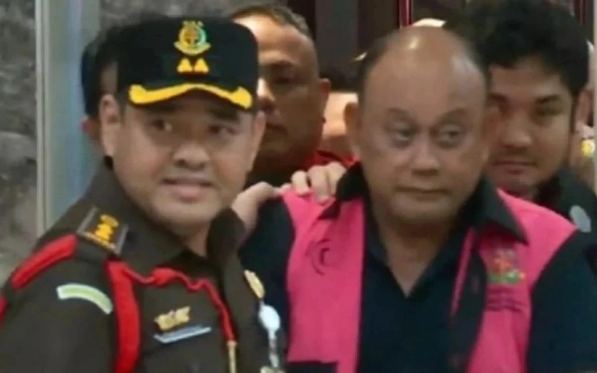 Thumbnail Berita - Kejagung Periksa 12 Saksi Kasus Korupsi MBG, Ada Sekretaris Kepala BGN dan Staf Pengadaan Tablet