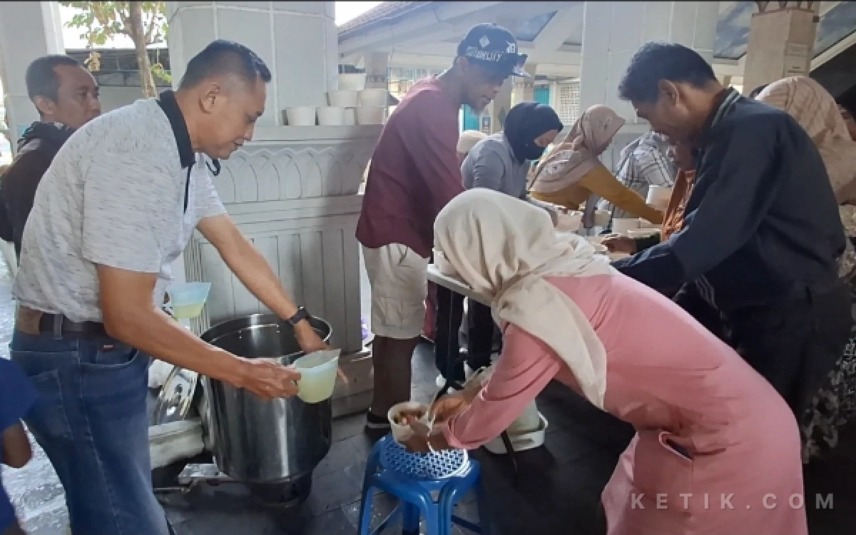 Thumbnail Berita - Ketik.com dan Komunitas Sejoli Berbagi Sarapan dan Kopi "Sedjati" di RSUP Dr Sardjito