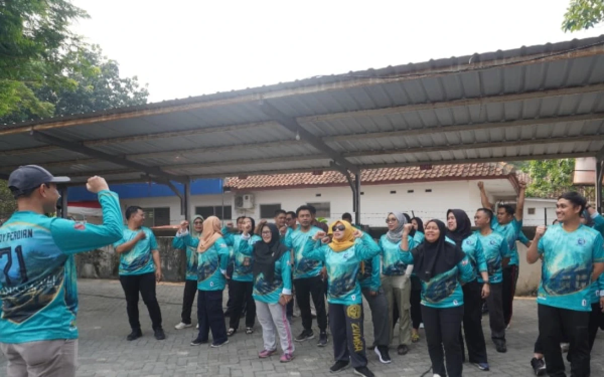 Thumbnail Berita - Semarak HUT ke-81 RI, Bapperida Lebak Gelar Beragam Perlombaan dan Bagikan Bendera Merah Putih