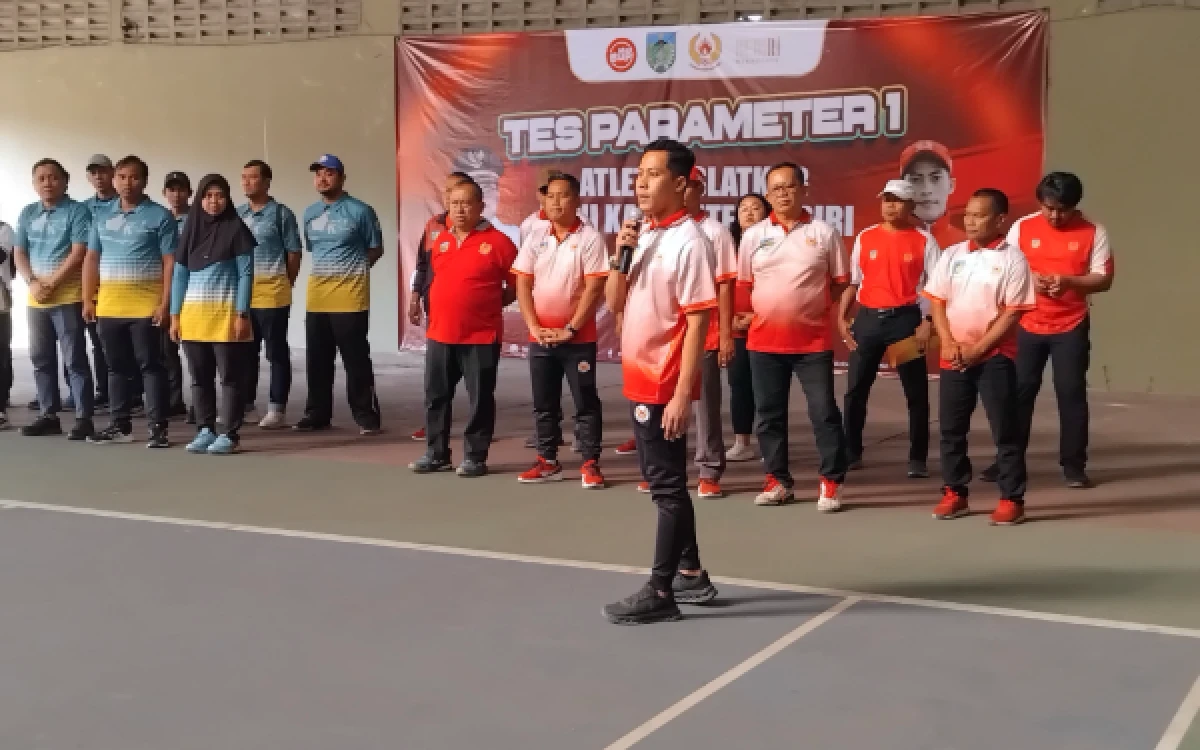 Foto KONI Kabupaten Kediri saat melaksanakan Tes Parameter Tahap I digelar di Lapangan Tenis Pemerintah Kabupaten Kediri, Kamis 9 Juli 2026. (foto : KONI Kabupaten Kediri for Ketik.com).