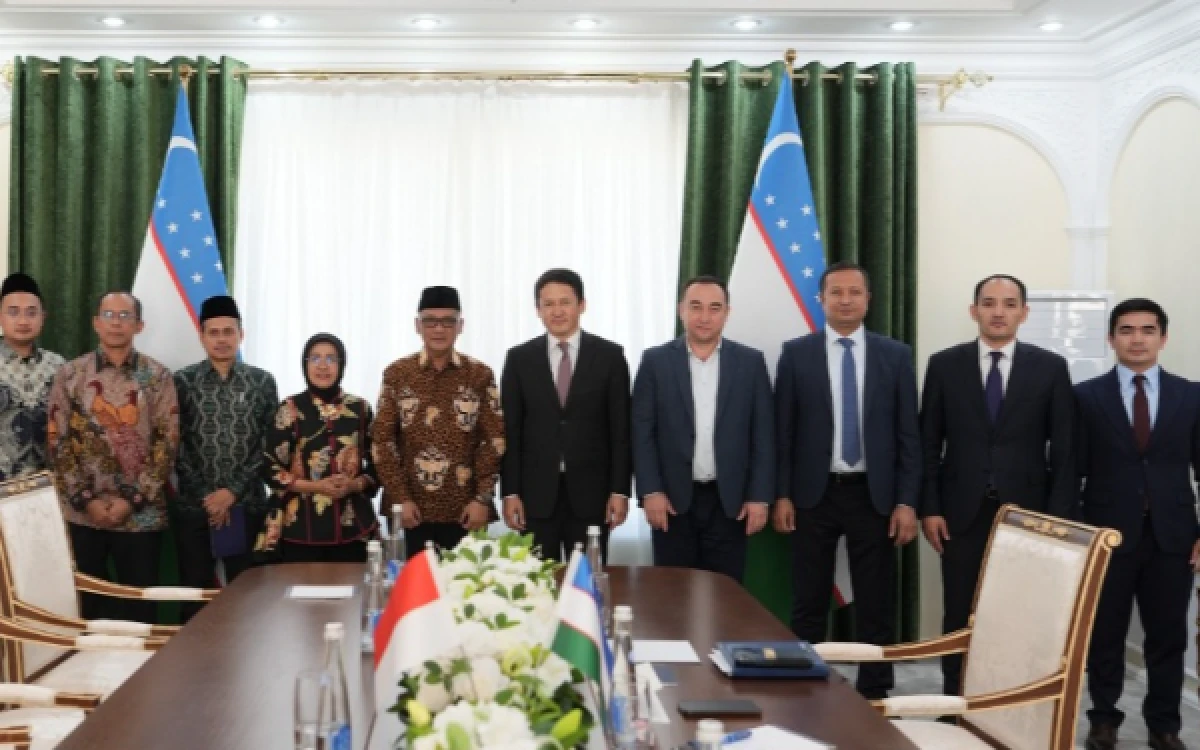 Thumbnail Berita - Melalui Wisata Religi, Kemenhaj Dorong Penguatan Kerja Sama Indonesia-Uzbekistan