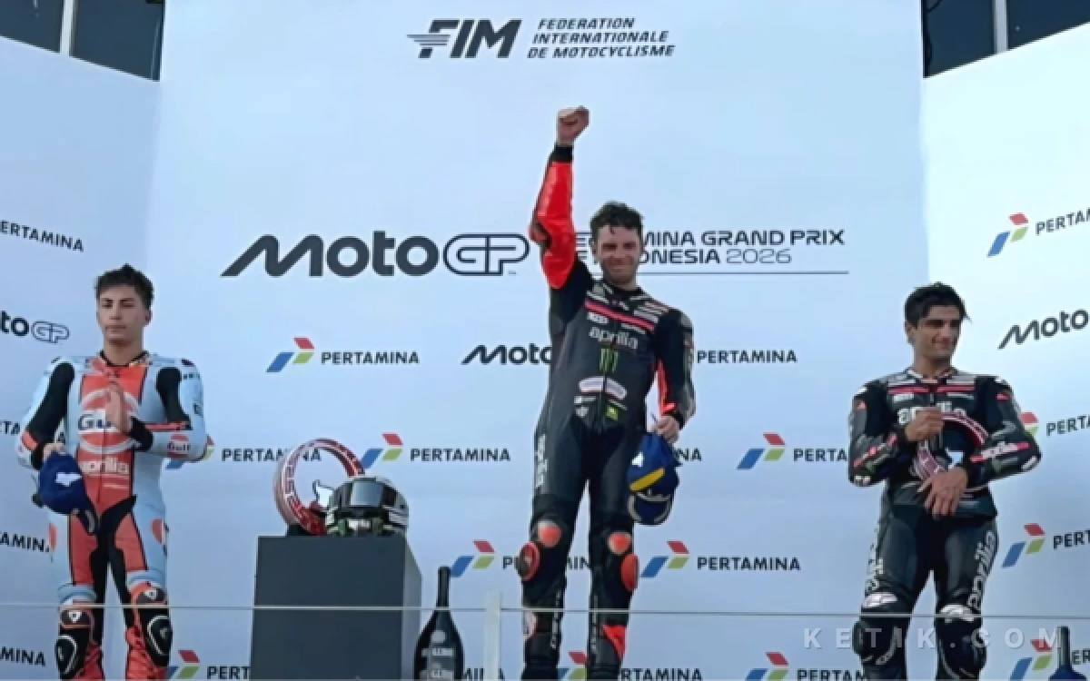 Thumbnail Berita - Ikonik, Bezzecchi Selebrasi ala Prabowo di Atas Motor Usai Menangi MotoGP Mandalika