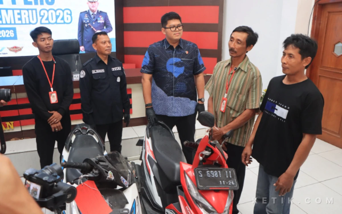 Thumbnail Berita - Senyum Lega Tiknyo dan Ilham, Motor yang Sempat Raib Berhasil Dipulangkan Satreskrim Polresta Tuban