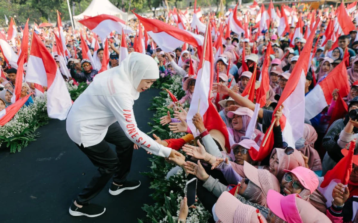 Thumbnail Berita - Jalan Sehat 1 Muharram 1448 H, Gubernur Khofifah Gaungkan Semangat Hijrah Menuju Hidup Damai, Produktif dan Berkualitas