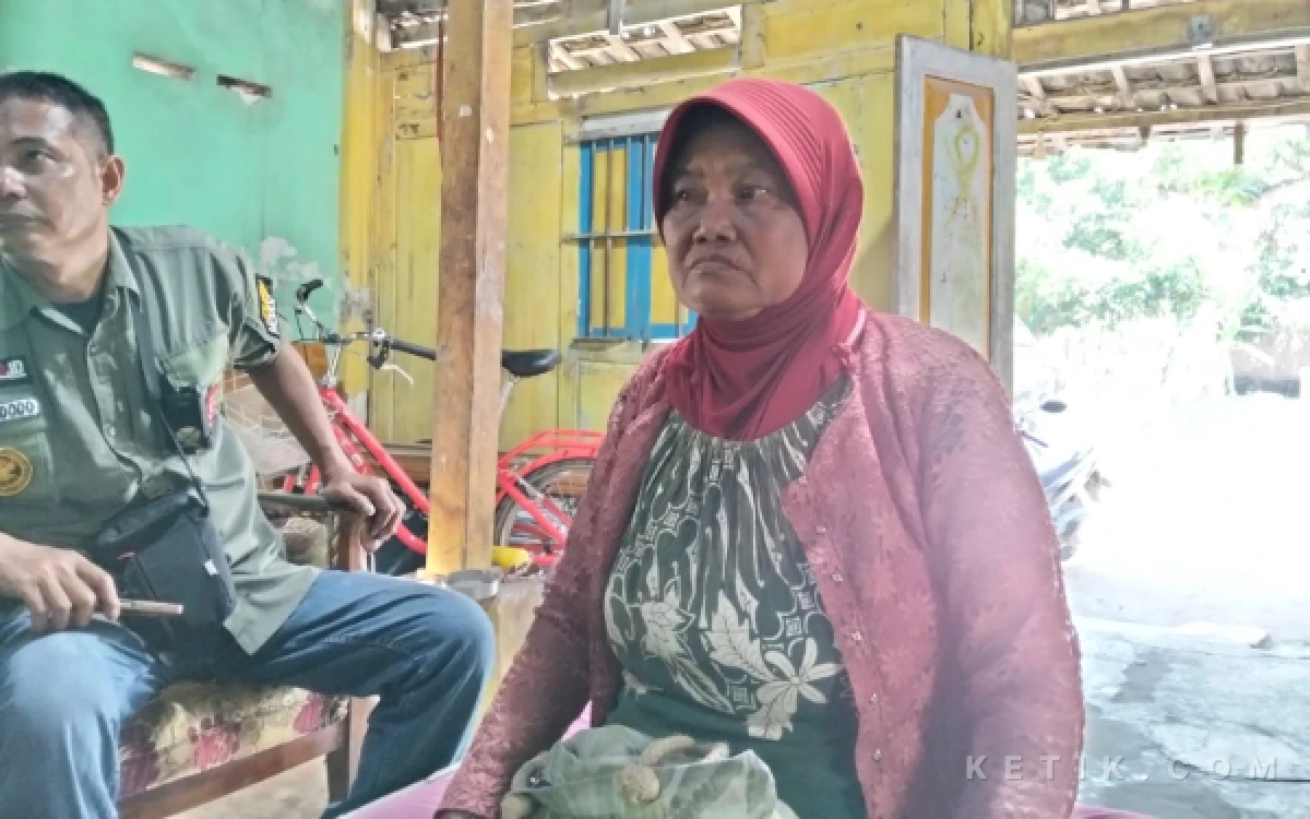 Thumbnail Berita - Kisah Pilu Nenek Ngatini, Pinjam Rp500 Ribu di Bank Jombang Berujung Tagihan Rp70 Juta dan Ancaman Penyitaan Tanah Keluarga