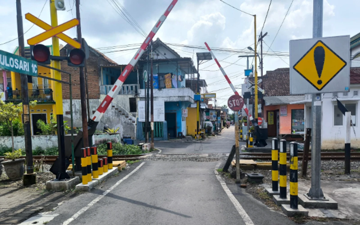 Thumbnail Berita - Cegah Kecelakaan, KAI Upgrade 20 Perlintasan Kereta di Malang Raya